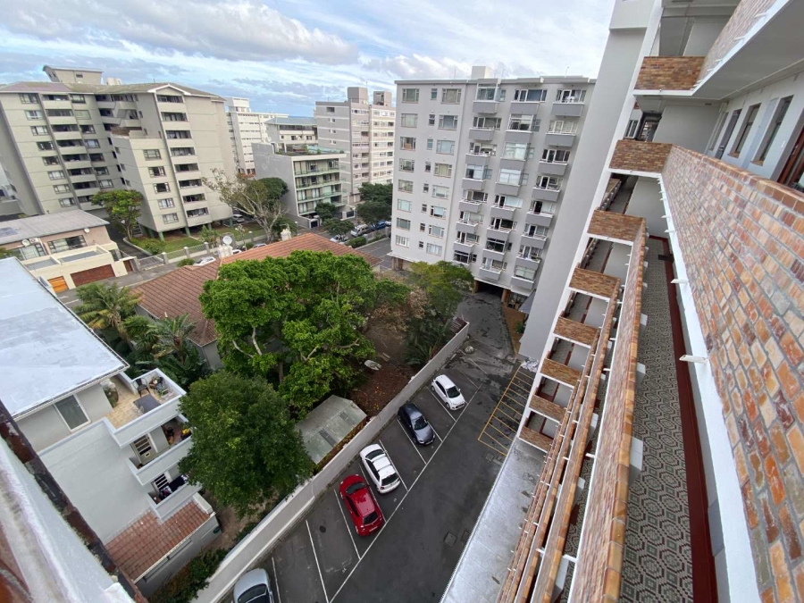 1 Bedroom Property for Sale in Sea Point Western Cape